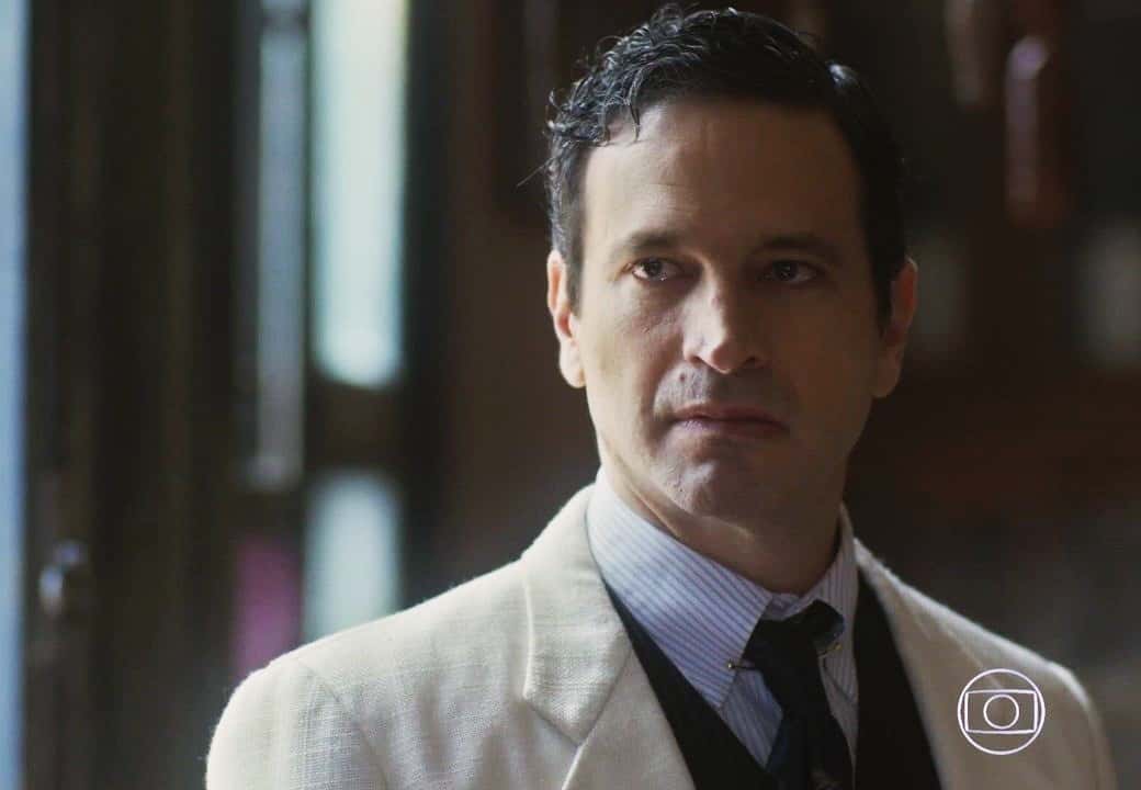 João Aranha em cena de Éramos Seis (Foto: Reprodução/Globo)