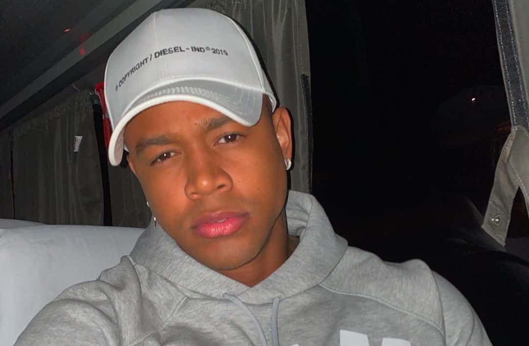 O famoso cantor de axé, Léo Santana voltou a agitar a internet ao falar sobre golpes nas redes sociais (Foto: Reprodução/Instagram)
