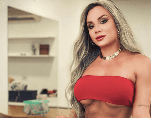 A famosa musa fitness, Juju Salimeni