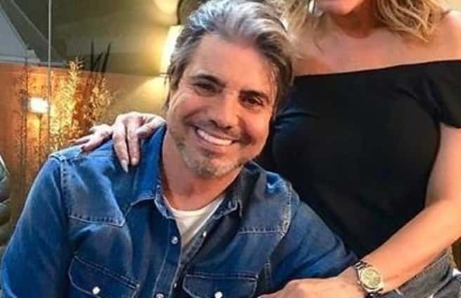 João Kleber anunciou casamento com a jornalista Mara Ferraz (Foto: Reprodução)