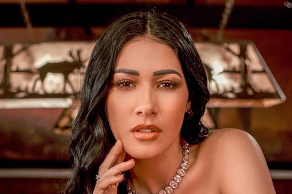 Simaria posou provocante nas redes sociais