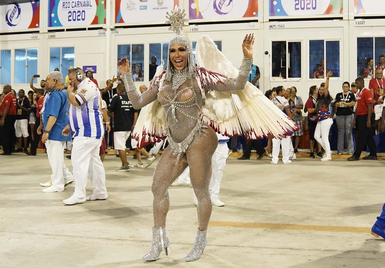 Gracyanne Barbosa mostra machucado após desfile na Sapucaí (Foto: Reprodução)
