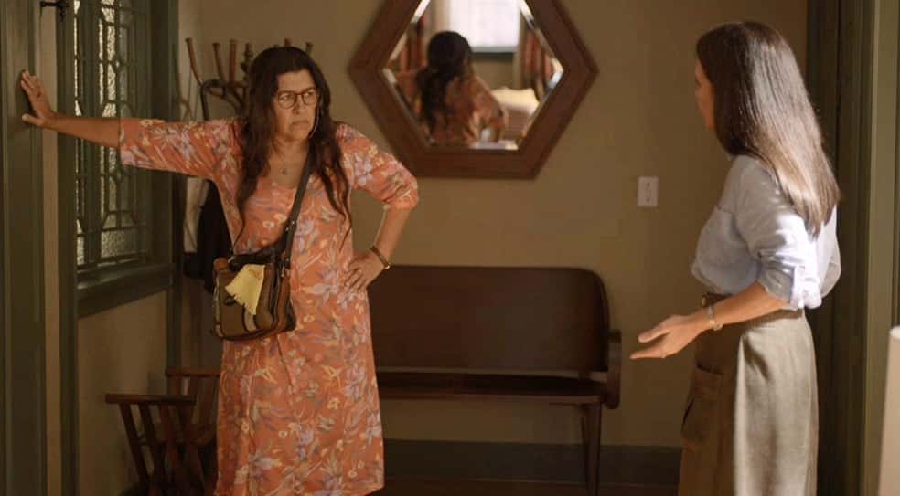 Lurdes e Thelma em cena da novela Amor de Mãe - Foto: Reprodução