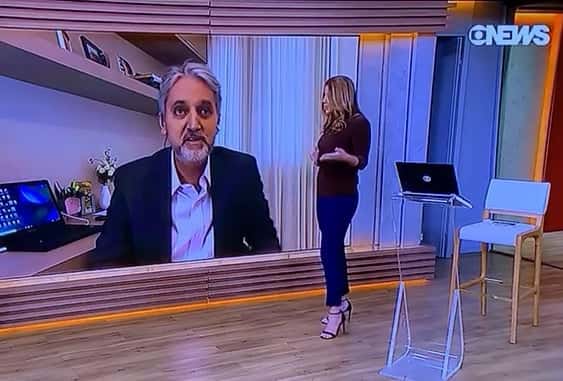 A apresentadora Christiane Pelajo enfrentou uma saia justa durante o vespertino da GloboNews (Foto: Reprodução)