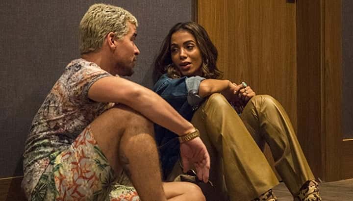 Anitta ao lado de Thiago Martins em cena de Amor de Mãe. (Foto: Divulgação)