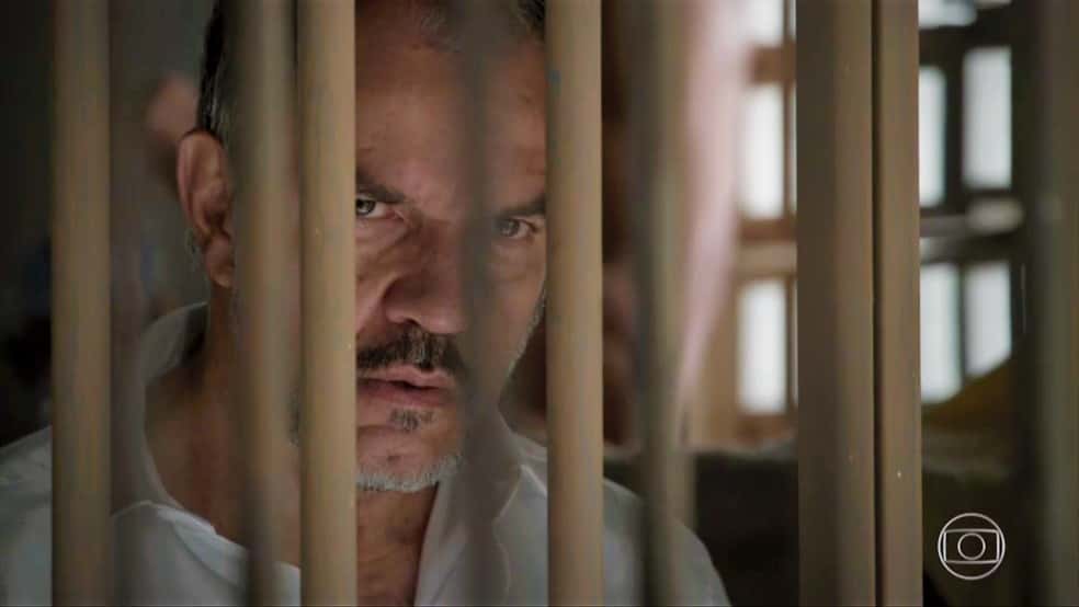 Germano acabará preso em Totalmente Demais (Foto: Reprodução/Globo)