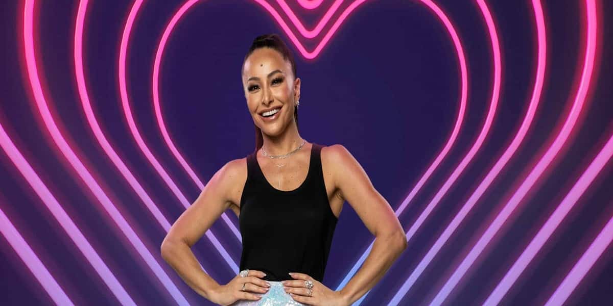 Game dos Clones, de Sabrina Sato, foi impulsionado pelo sucesso de audiência de A Fazenda (Foto: Divulgação)