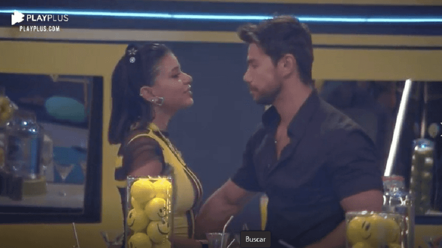 Jakelyne contou sobre sonho erótico que teve com Mariano em A Fazenda 12 (Foto: Reprodução)