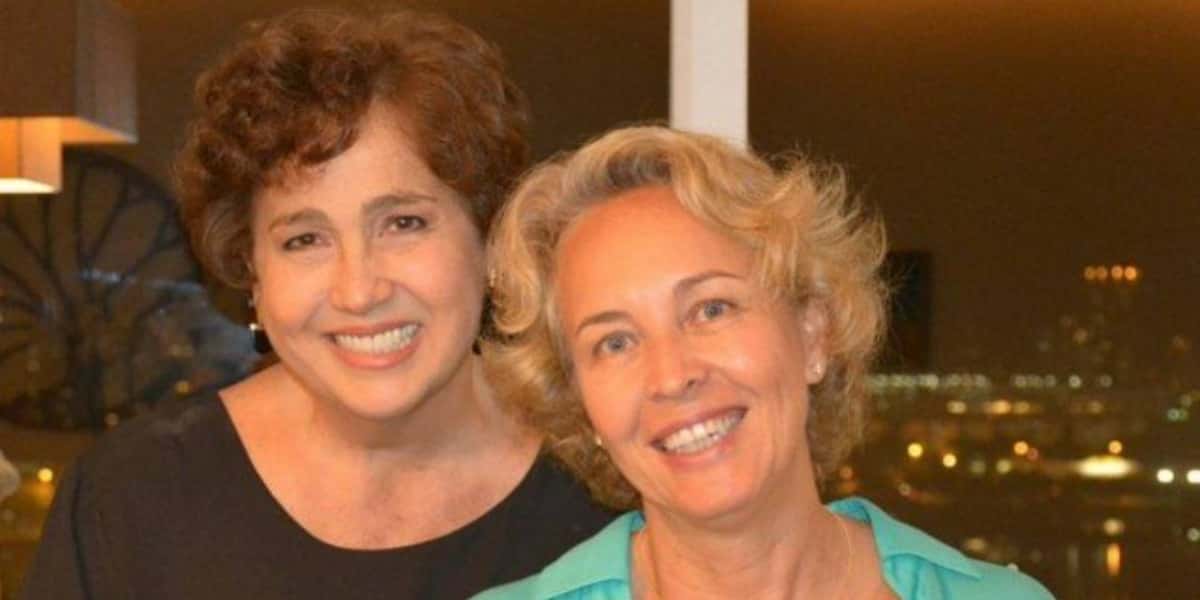 Cláudia Jimenez com a ex-mulher, Stella Torrão (Foto: Reprodução)
