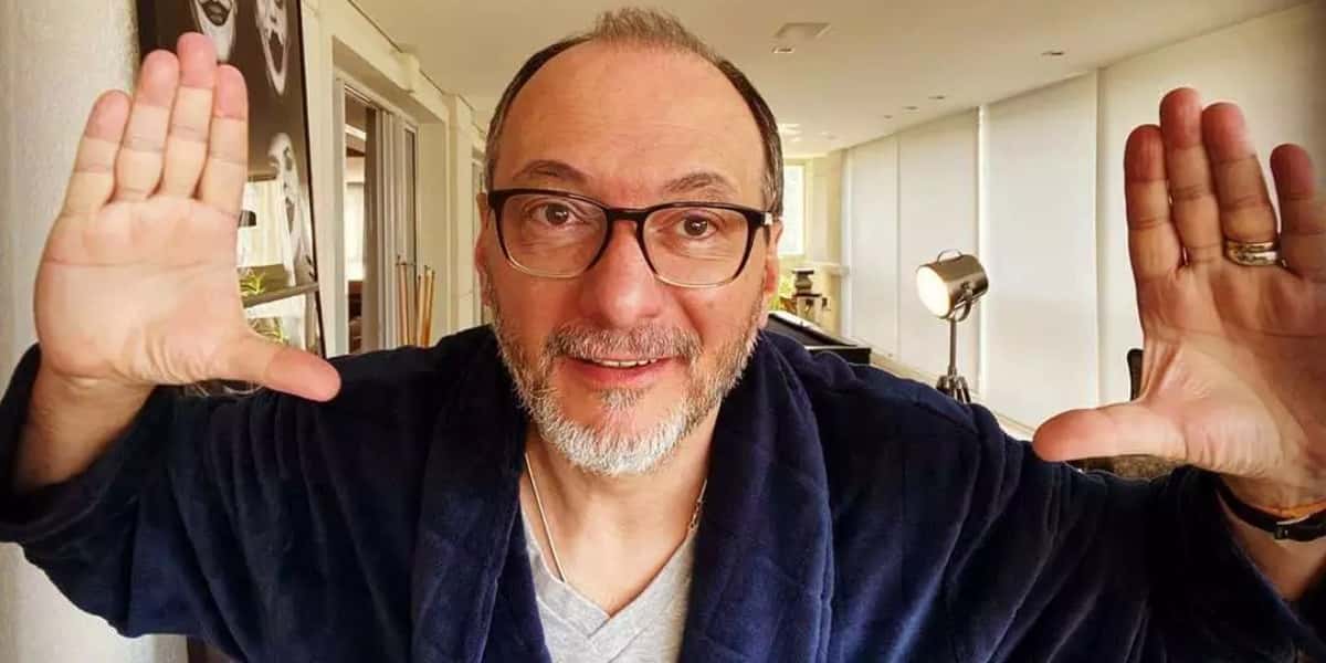 Brito Jr. massacra Record após erro em A Fazenda 12 (Foto: Reprodução)