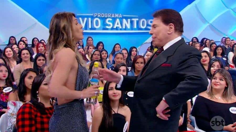 Lívia Andrade e Silvio Santos (Foto: Reprodução / SBT)