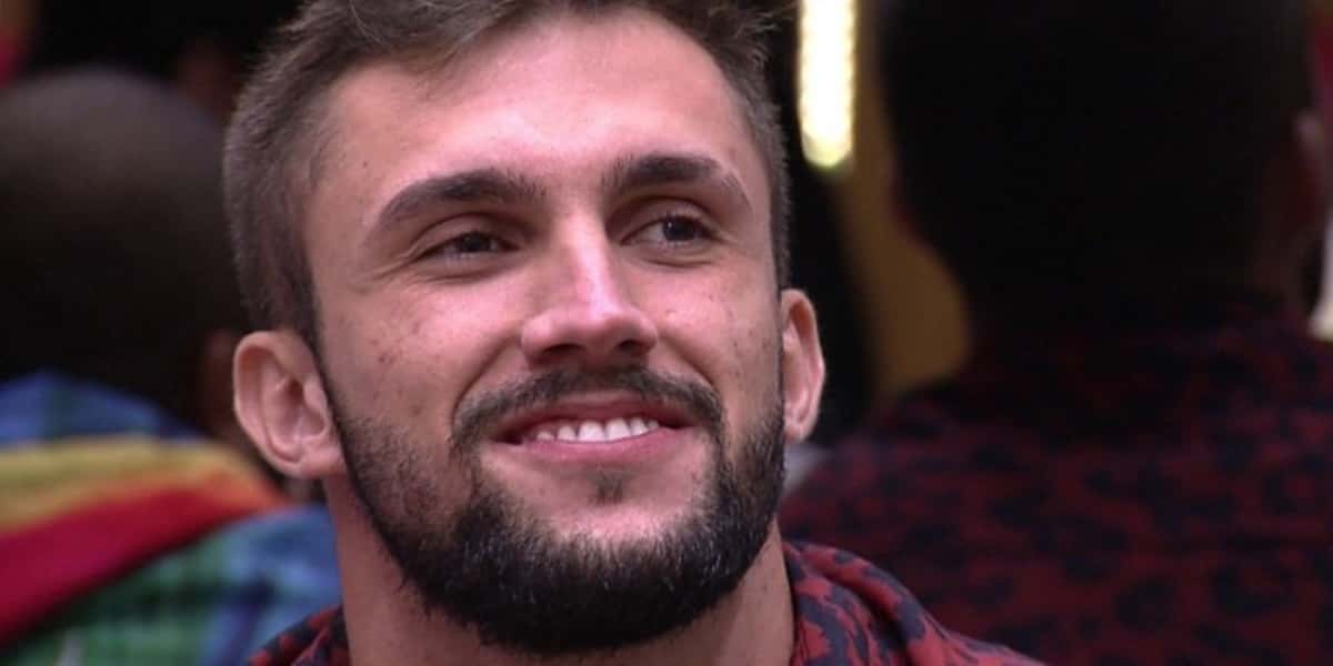 Arthur decidiu se unir com Projota no "BBB 21" e vetar Gilberto da prova do líder (Foto: Reprodução / TV Globo)