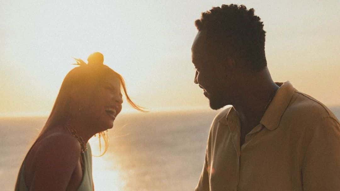 Luísa Sonza e Thiaguinho no clipe de "Vou cansar você" (Foto: Divulgação)