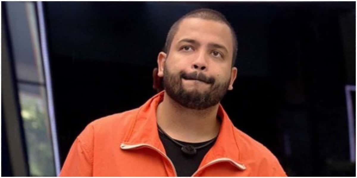Projota vai ao confessionário e áudio vaza (Foto: Reprodução)