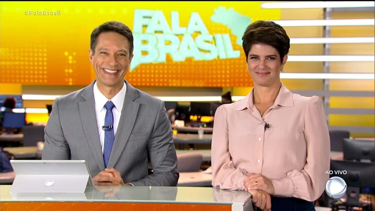 Mariana Godoy e Sérgio Aguiar comandam o Fala Brasil na Record (Foto: Reprodução)