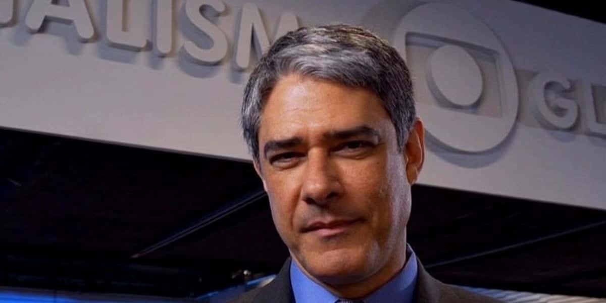 William Bonner leu um comunicado da emissora sobre o fechamento do estúdio de dramaturgia (Foto: Reprodução / TV Globo)