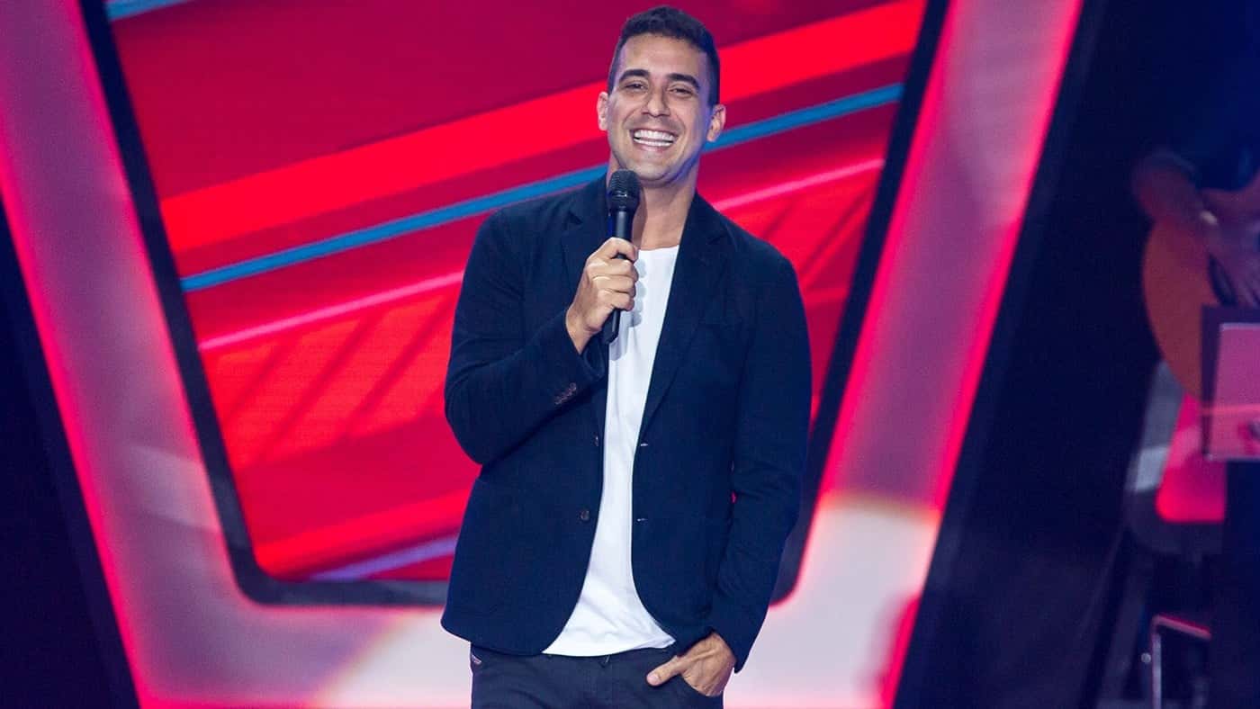 André Marques no comando The Voice + (Foto: Divulgação/Globo)