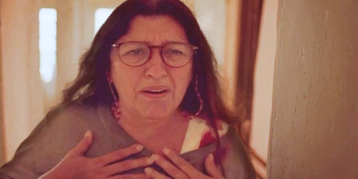 Regina Casé em Amor de Mãe (Foto: Reprodução/Globo)