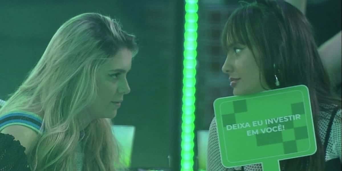 Viih Tube provoca Julitte ao som de "Talarica" e debocha com Thaís no BBB 21 (Foto: Reprodução)