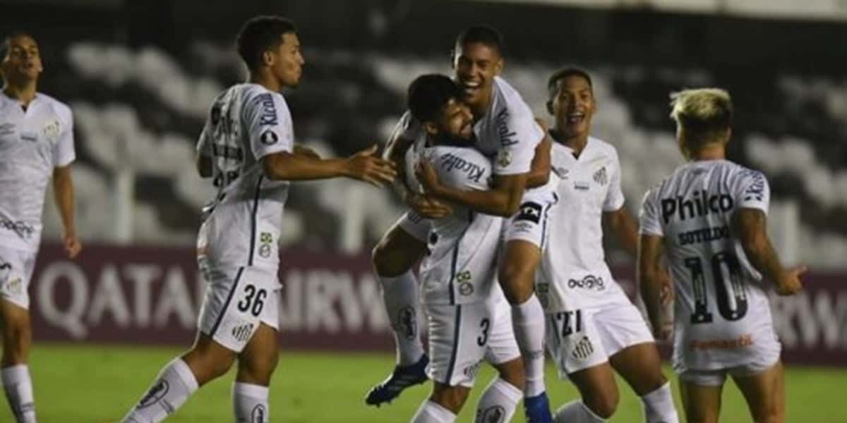 Globo e Record brigam pelos direitos de campeonatos estaduais de futebol (Foto: Reprodução)