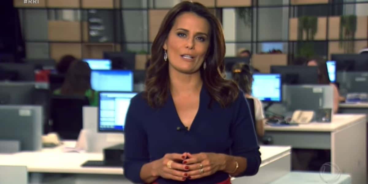 Adriana Araújo usou as redes sociais para expor uma foto ao lado do seu amado e chamou a atenção (Foto: Reprodução)