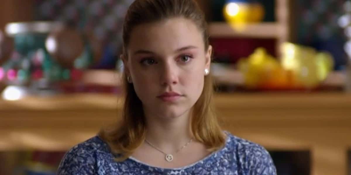 Alice Wegmann como Sofia em A Vida da Gente (Foto: Reprodução)