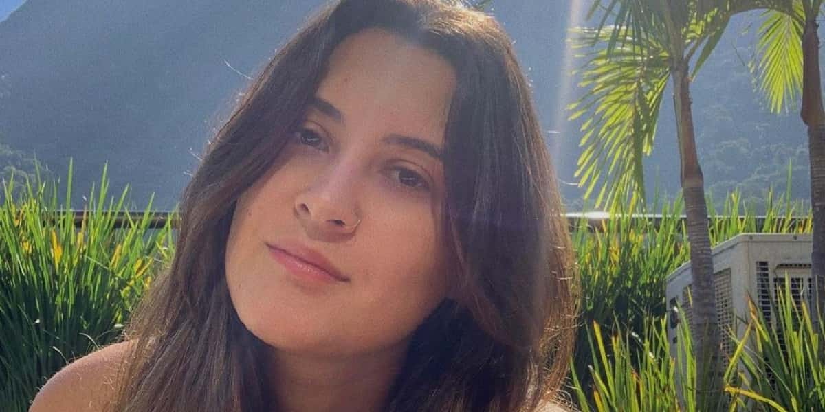 Após relação lésbica Bia Bonemer, filha de Fátima, usa menor biquíni (Foto: Reprodução/Instagram)