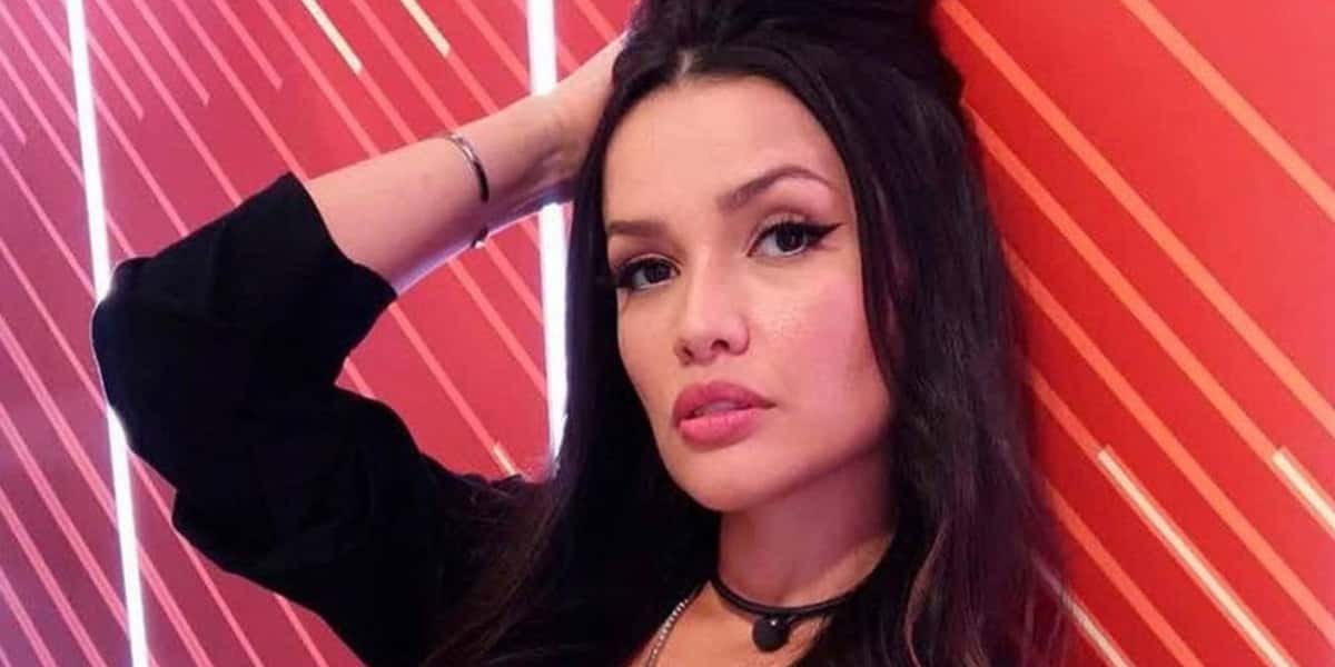 Juliette foi proibida de ir para semana de moda em Paris (Foto: Reprodução)