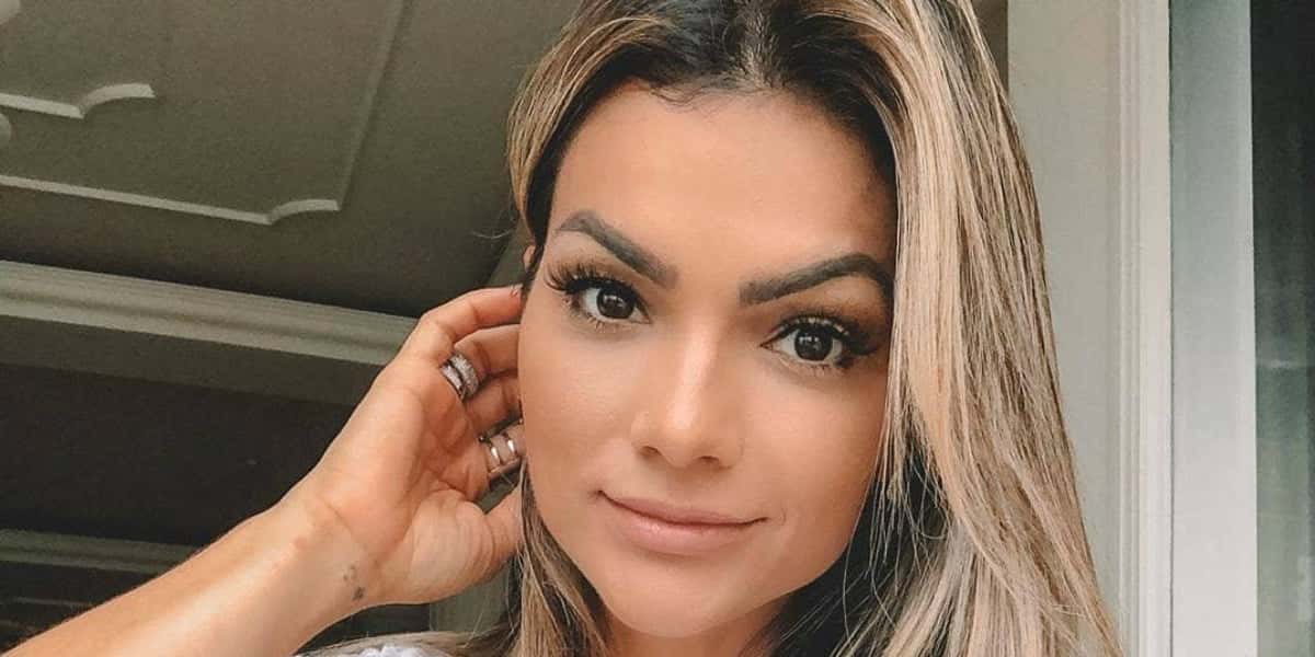Vídeo de Kelly Key mostrando tudo cai na web e viraliza (Foto: Reprodução)