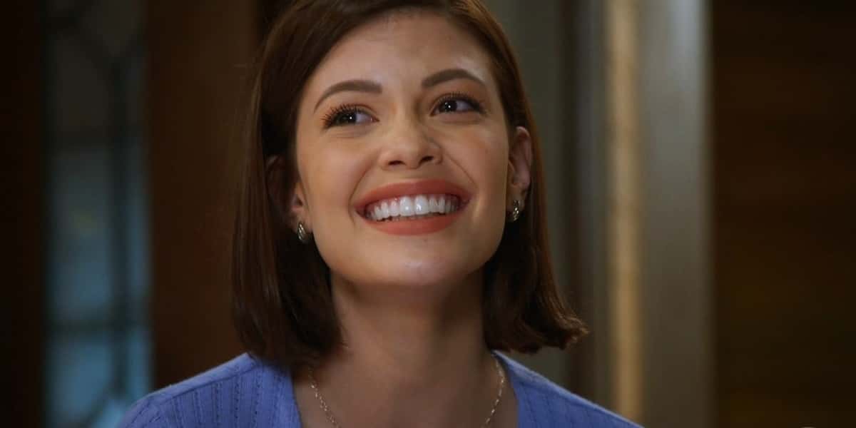 Kyra assume que está apaixonada por Alan em Salve-se Quem Puder (Foto: Reprodução/Globo)