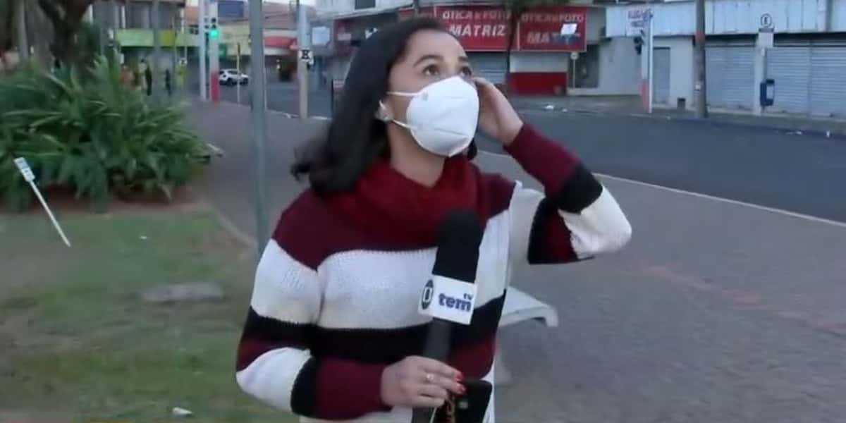Thais Gomes é repórter da TV Tem, e estava ao vivo no "Bom Dia São Paulo" (Foto: Reprodução/TV Globo)