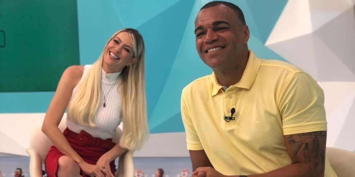 Denílson e Renata Fan no Jogo Aberto, da Band (Reprodução: Instagram)