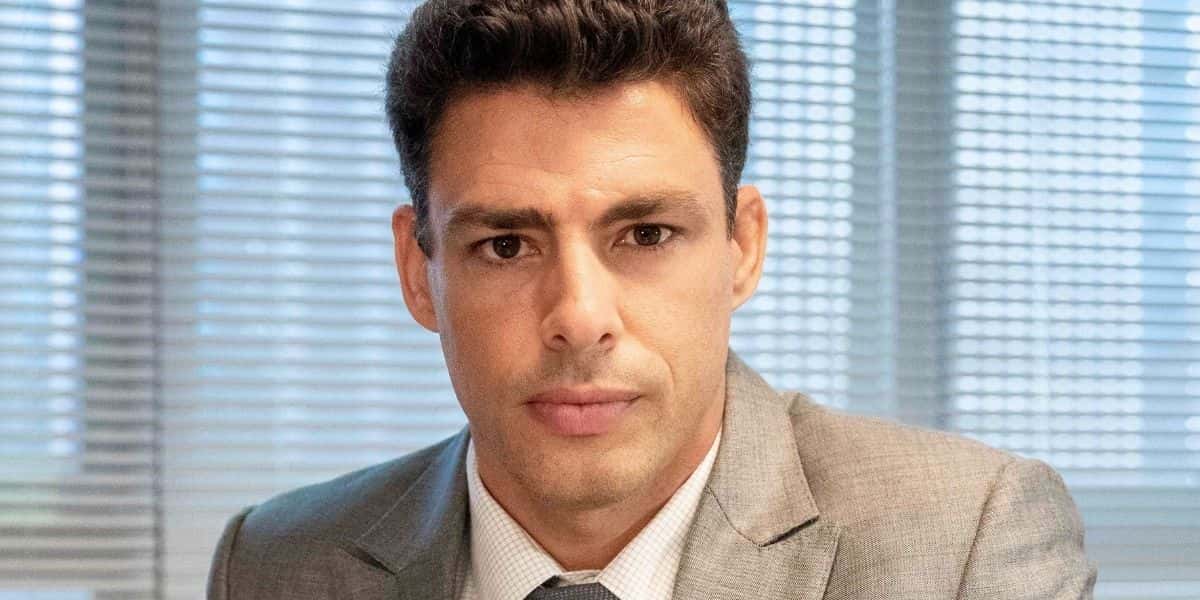 Cauã Reymond levpu a mulherada à loucura com cena em novela (Reprodução: Globo)