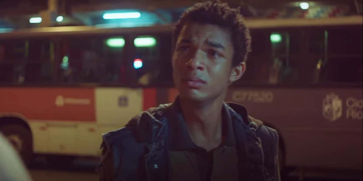 Ravi se decepciona com Cristian em Um Lugar ao Sol (Foto: Reprodução/Globo)