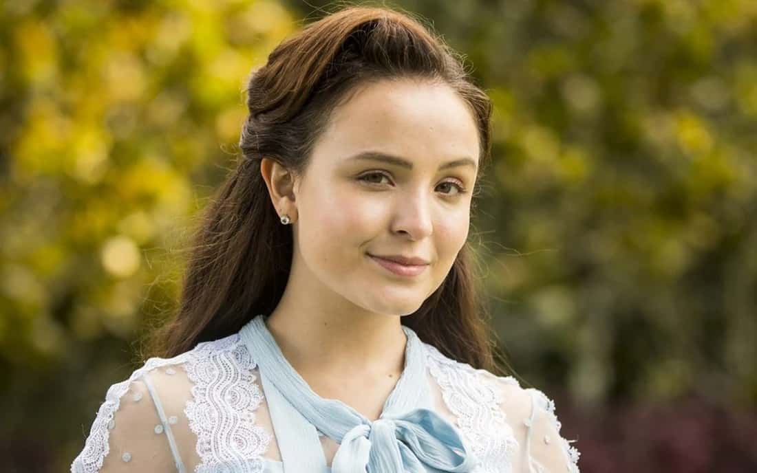 Larissa Manoela como Elisa na primeira fase de Além da Ilusão, que se passa em Poços de Caldas (Foto: Divulgação/TV Globo)