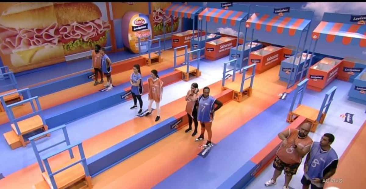 Quatro duplas disputaram a segunda etapa da prova do líder do BBB22 (Foto: Reprodução / Globoplay)