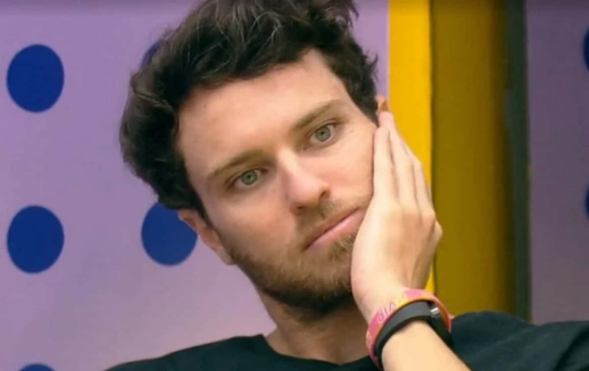 O estudante de medicina rompeu a amizade com Rodrigo (Foto: Reprodução / Globoplay)