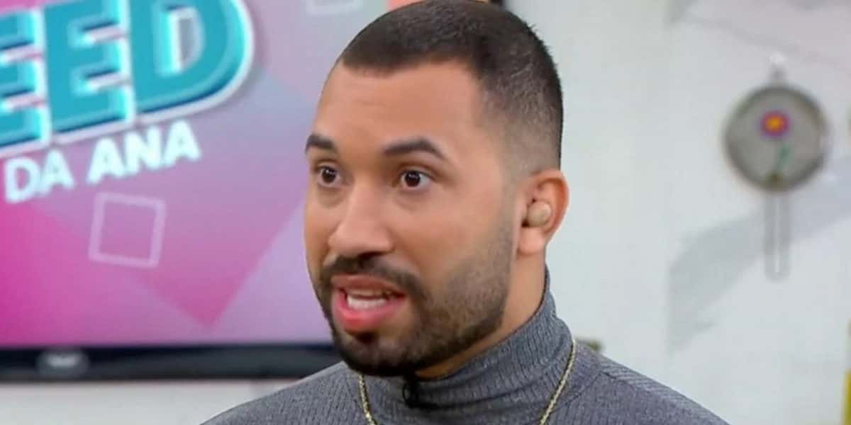 Gil do Vigor sai da pobreza, ganha 15 milhões e vive de luxo e distribuindo presentes: “Vigorar” (Foto: Reprodução / Globoplay)