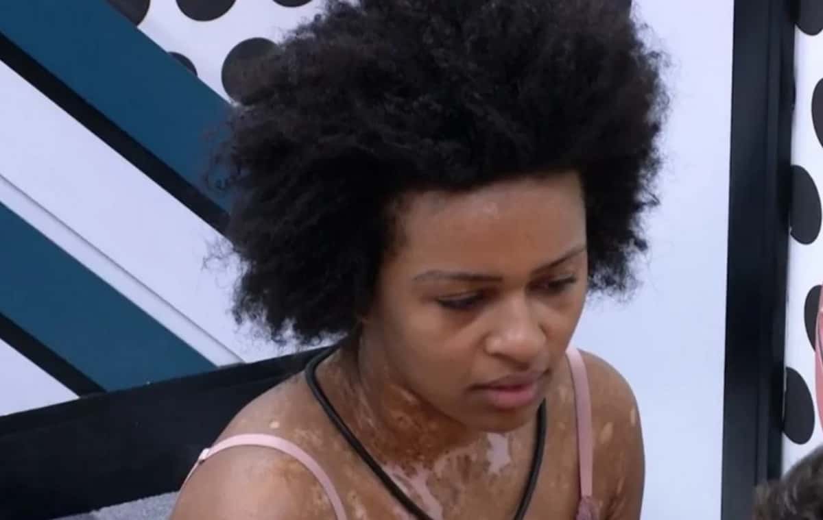 Natália Deodato conversa com Lucas Bissoli após ele contar fofoca de Linn da Quebrada (Foto: Reprodução / Globoplay)