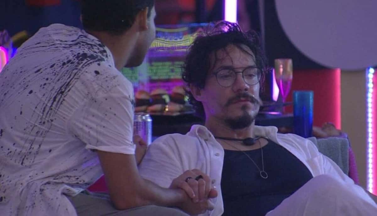 Vinicius e Eliezer tem uma amizade muito próxima no BBB 22 (Reprodução/ TV Globo)