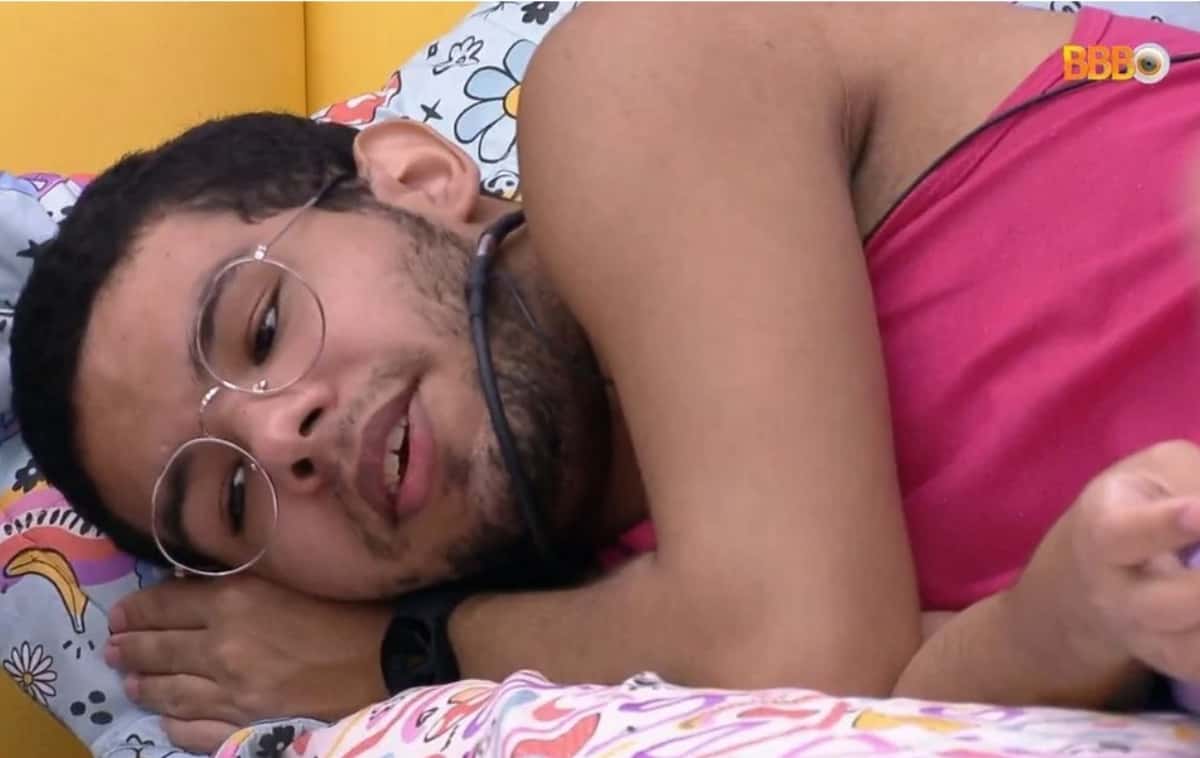 Vyni foi o primeiro a apresentar sintomas da Covid-19 (Foto: Reprodução / Globoplay)