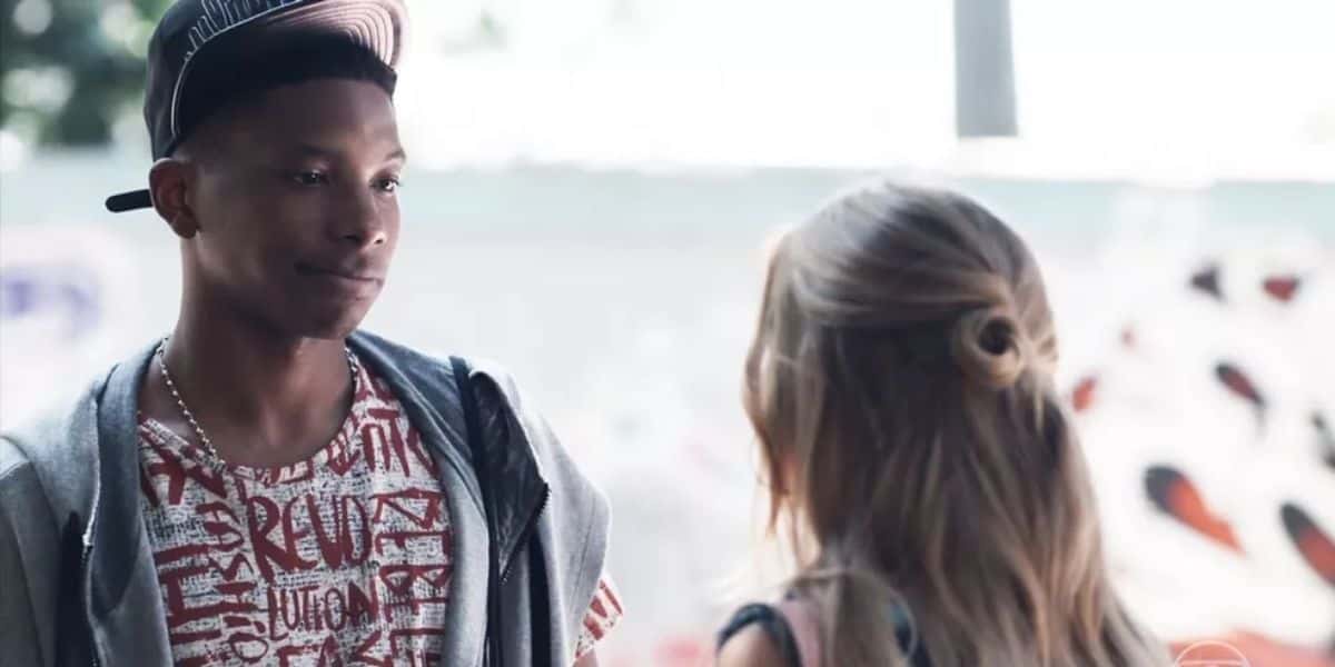 Lucas Penteado contracenando com Isabela Scherer (Reprodução - Globo)