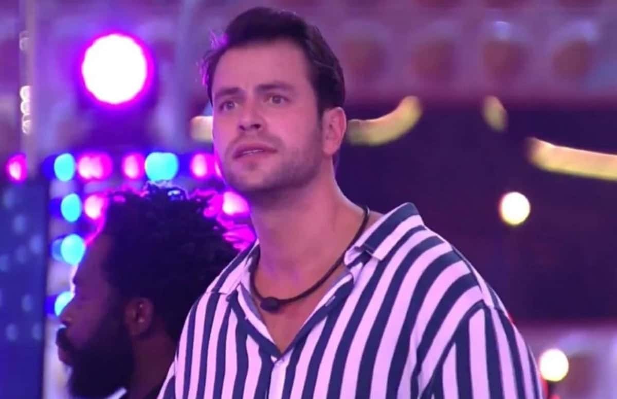 Gustavo Marsengo no BBB22; investidor reclamou do estoque de bebidas que a produção preparou (Foto: Reprodução / Globoplay)