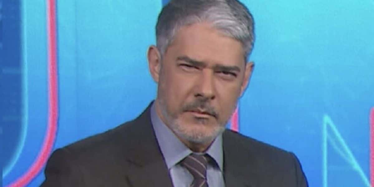 William Bonner na bancada do "Jornal Nacional" (Foto: Reprodução/TV Globo)