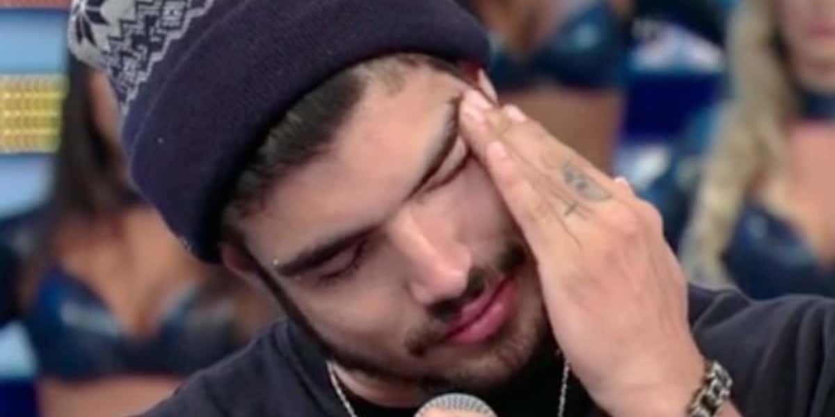 Caio Castro no "Arquivo Confidencial", de Faustão (Foto: Reprodução/TV Globo)
