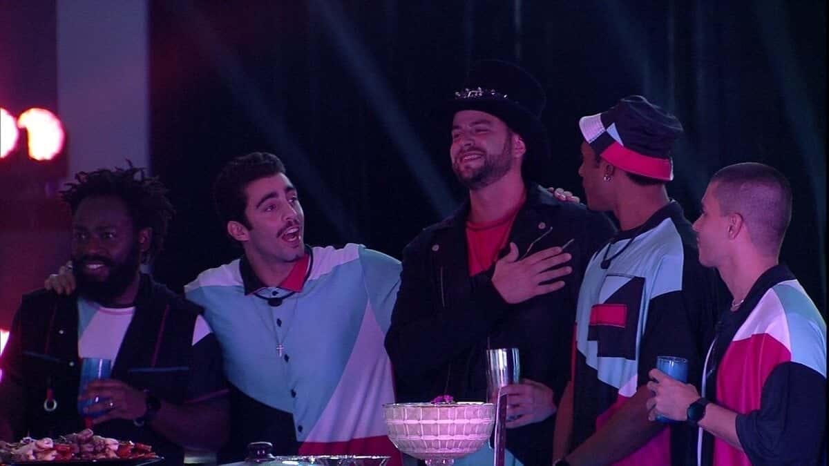 BBB22: Arthur Aguiar curtiu a festa ao lado dos aliados (Foto: Reprodução)