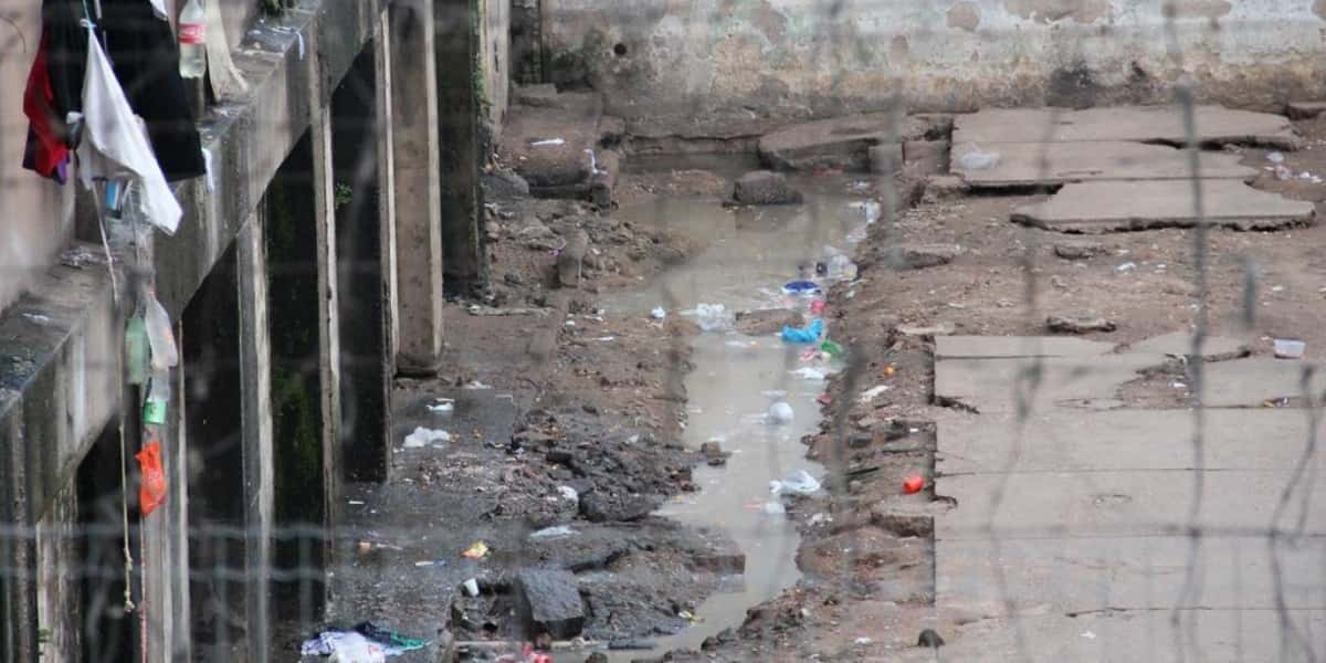 Famoso, ex-marido de cantora foi transferido de presídio após ser encontrado em esgoto (Foto: Reprodução)