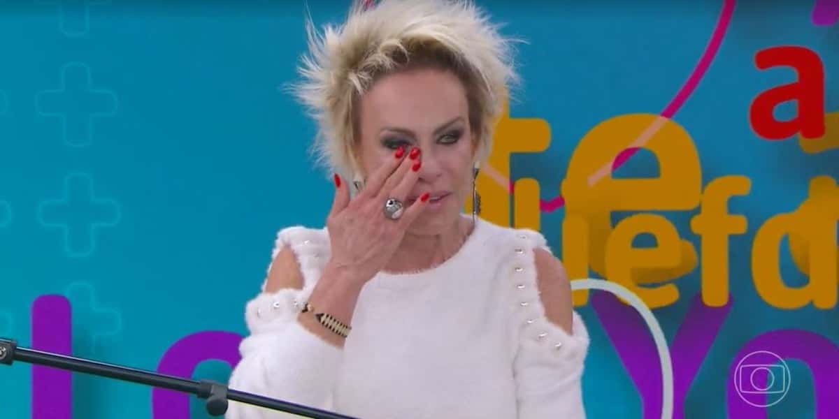 Ana Maria Braga se emocionou ao vivo (Foto: Reprodução/TV Globo)