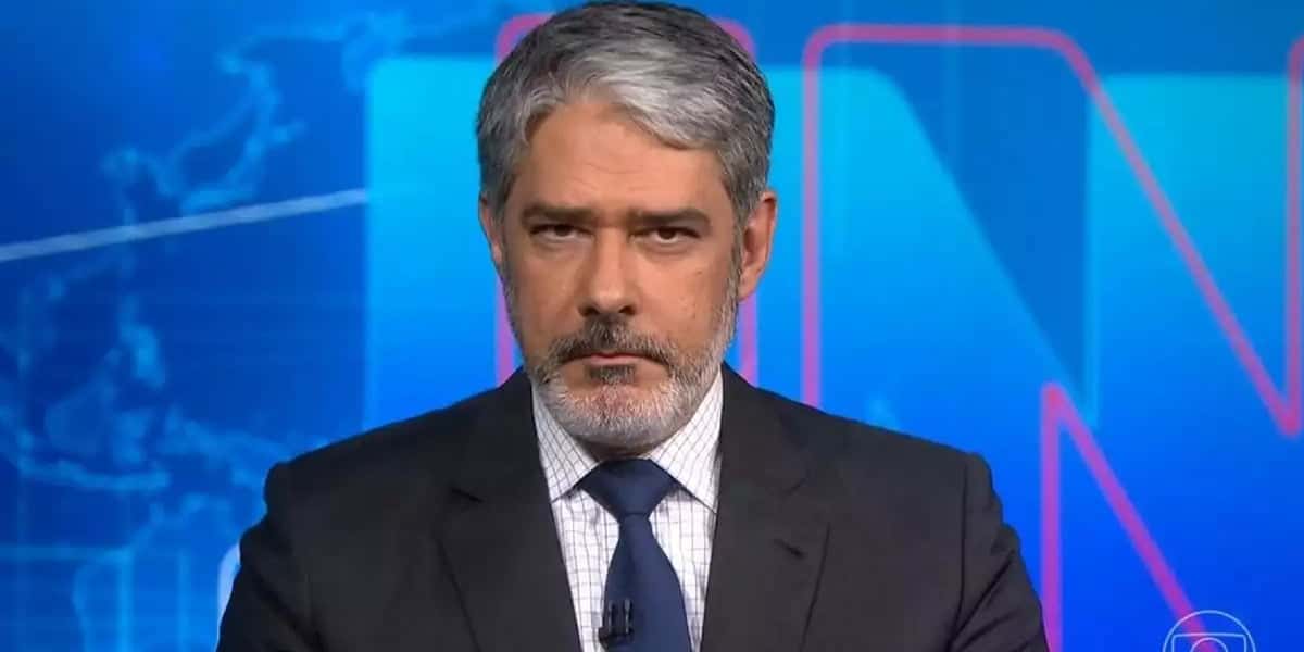 William Bonner na bancada do "Jornal Nacional" (Foto: Reprodução/TV Globo)