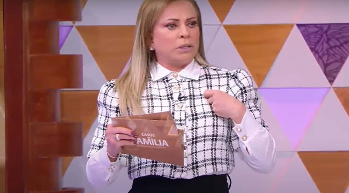 Christina Rocha expulsa falso casal do "Casos de Família" (Reprodução/ SBT)